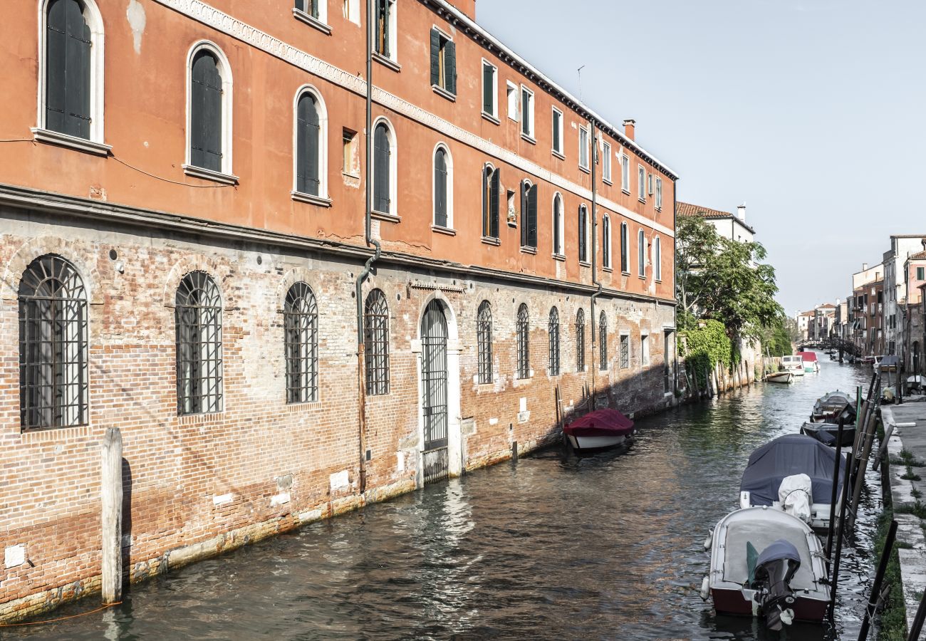 Appartamento a Venezia - Elegant Fornasa Vecia Canal View R&R