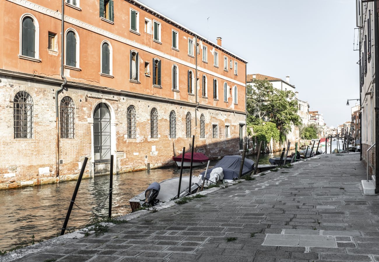 Appartamento a Venezia - Elegant Fornasa Vecia Canal View R&R