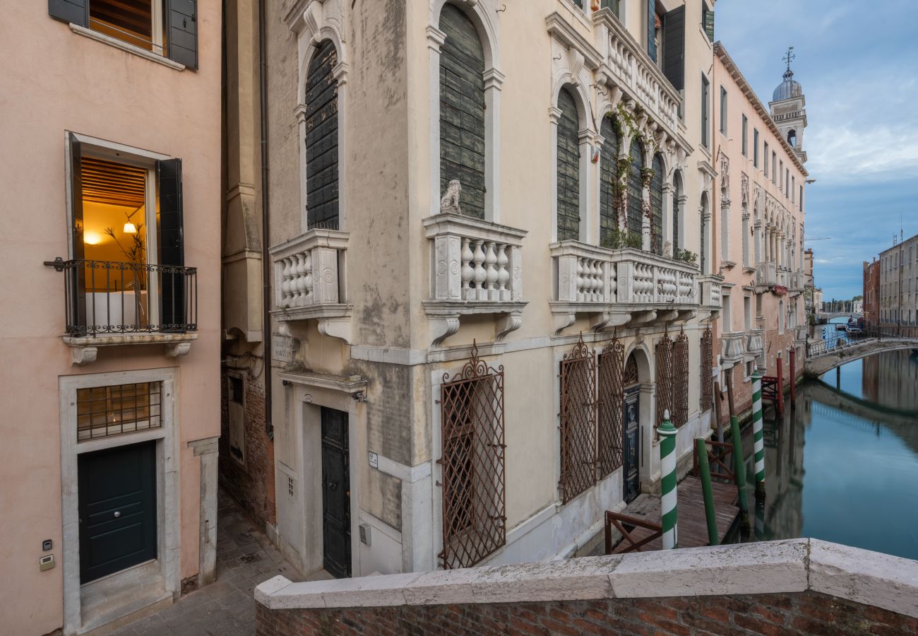 Appartamento a Venezia - Lion Palace Canal View R&R