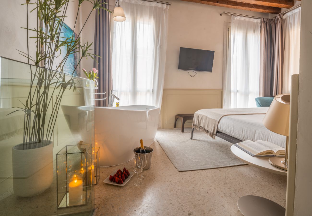 Appartamento a Venezia - Lion Palace Canal View R&R