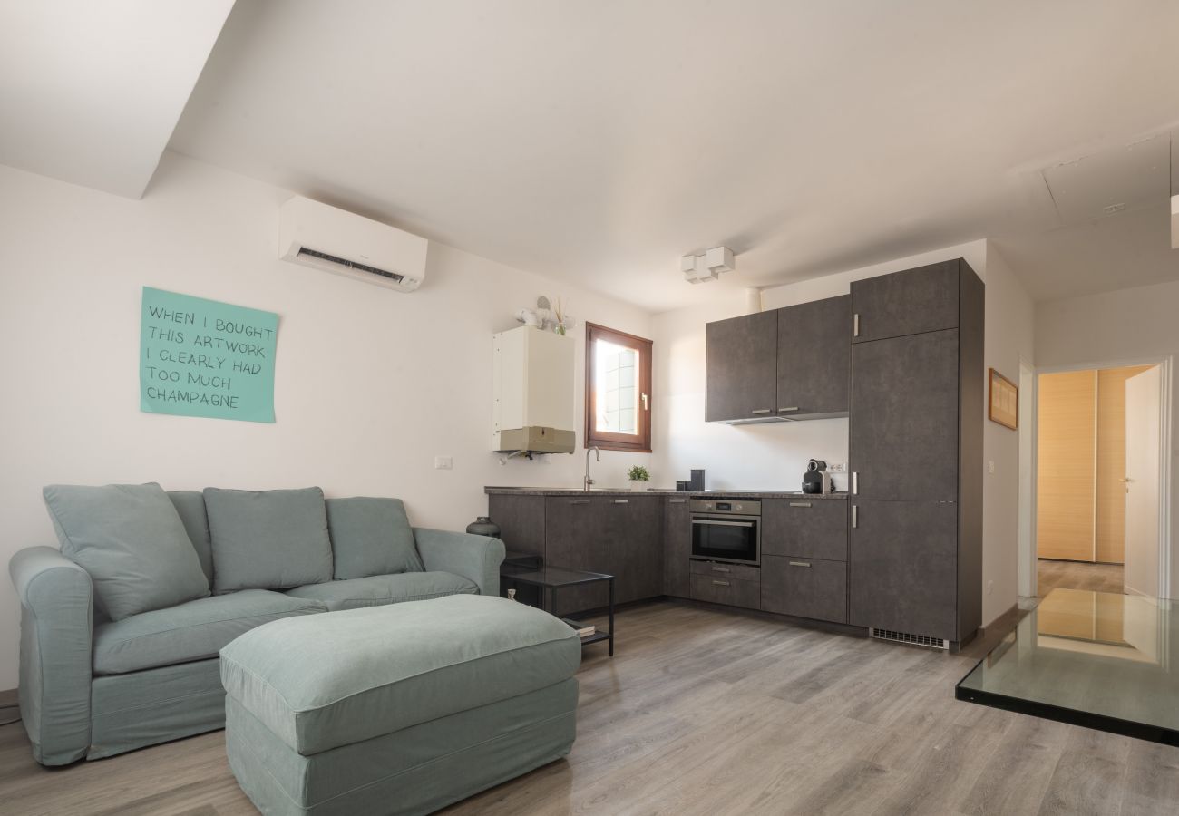 Appartamento a Santa Croce - Bright Apartment On Venetian Roofs R&R