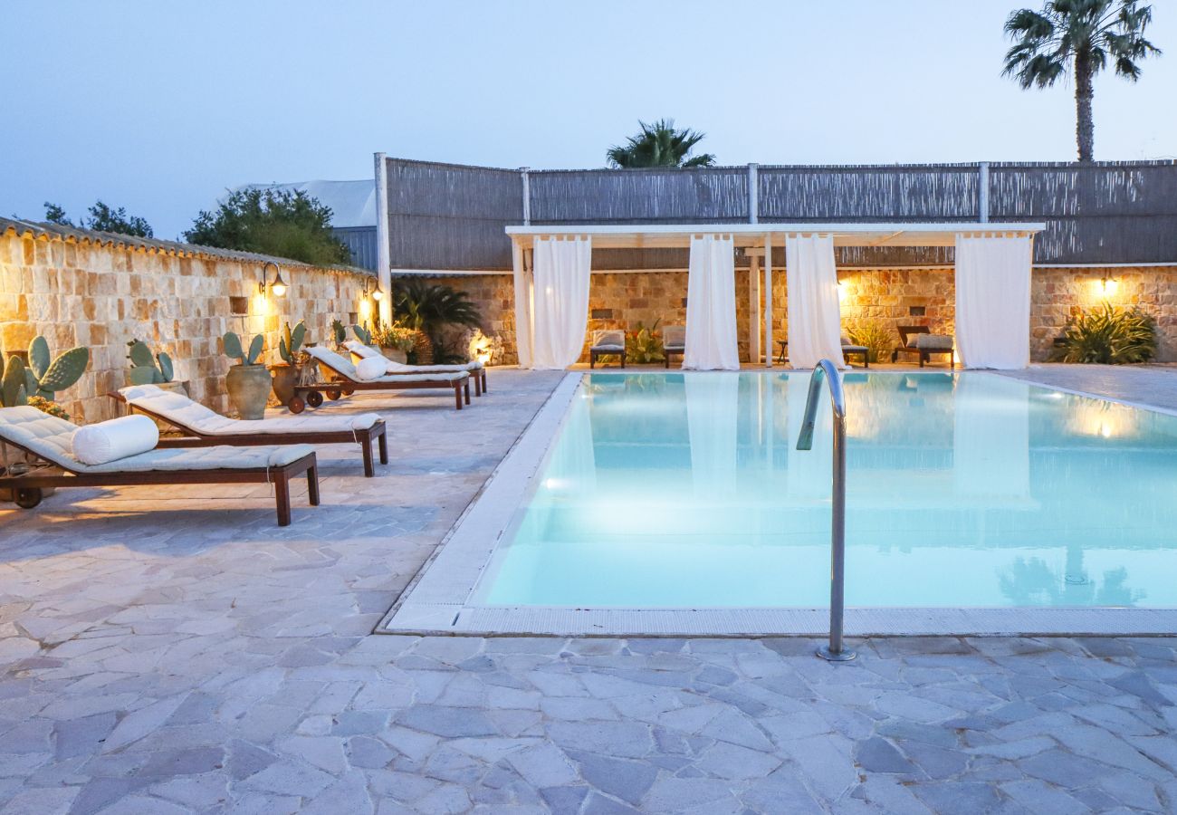 Villa a Ispica - VILLA ERIKA con piscina privata