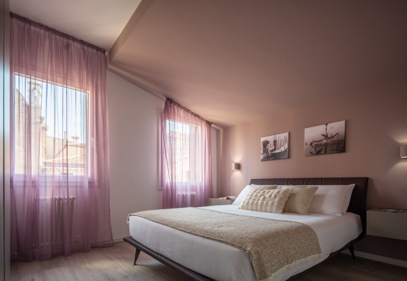 Appartamento a Venezia - Sant'Aponal Cozy Apartment with Terrace R&R