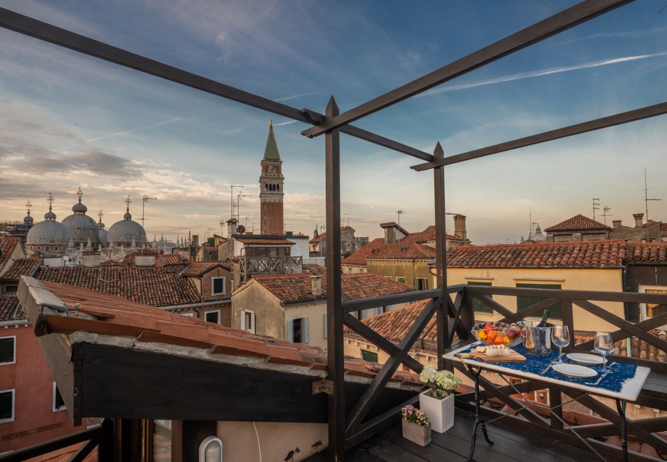 Apartment in Venice - San Marco View Terrace Apartment R&R