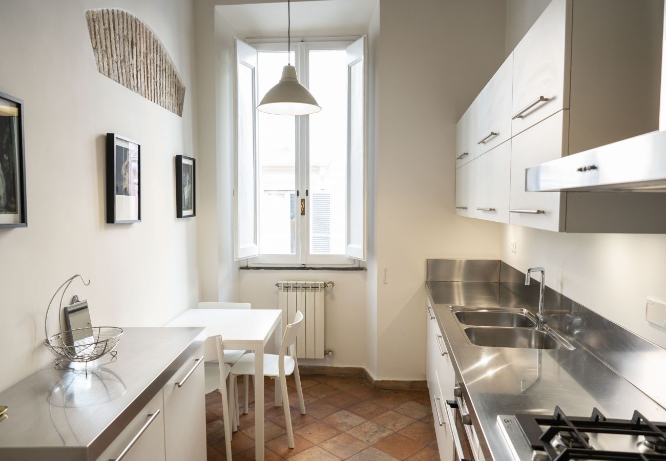 Apartment in Rome - Artsy and Elegant Apartment near Pantheon