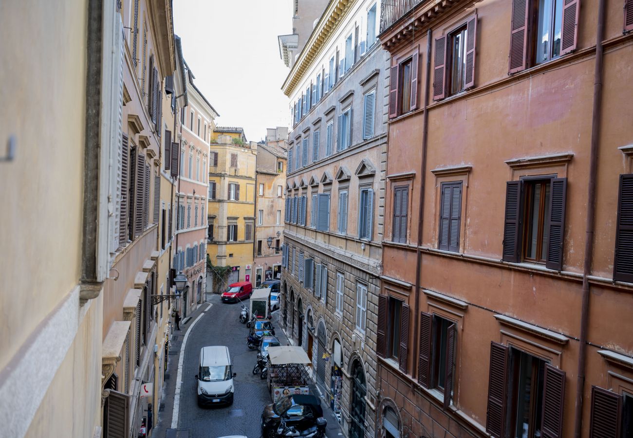 Apartment in Rome - Artsy and Elegant Apartment near Pantheon