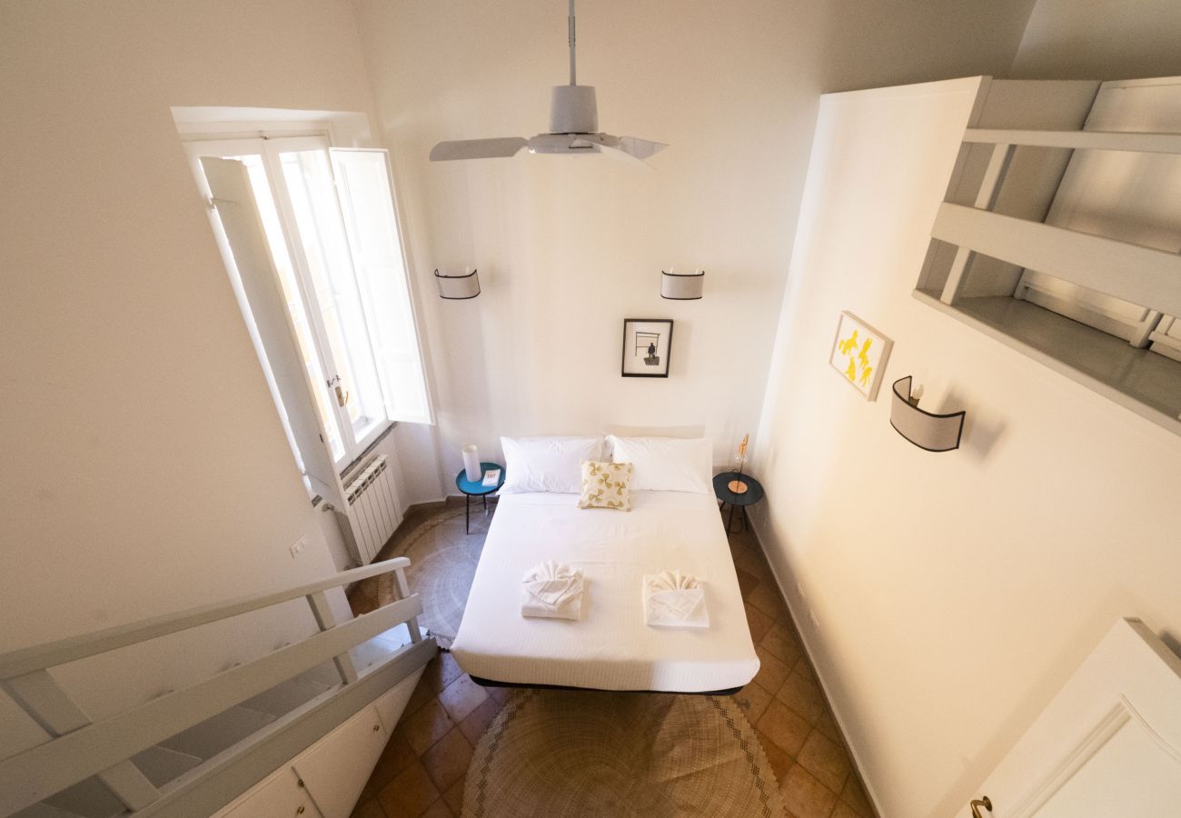 Apartment in Rome - Artsy and Elegant Apartment near Pantheon