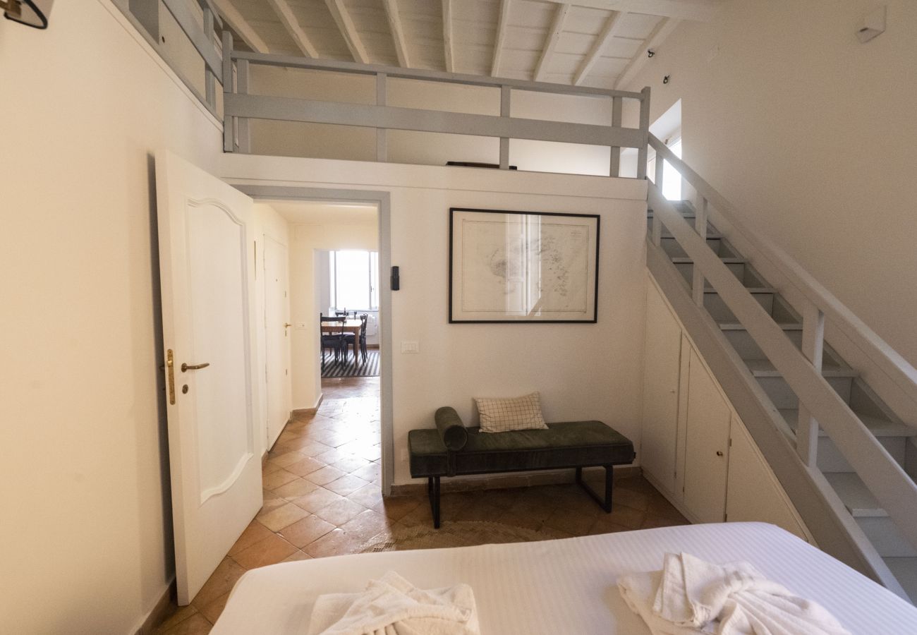 Apartment in Rome - Artsy and Elegant Apartment near Pantheon