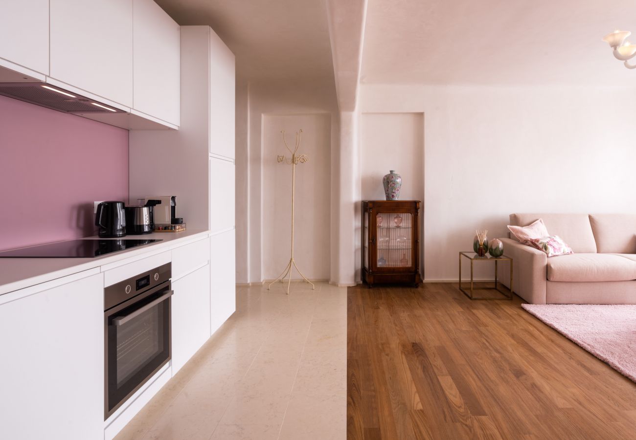 Apartment in Venice - Venetian Palace Mauve Apartment on the Grand Canal