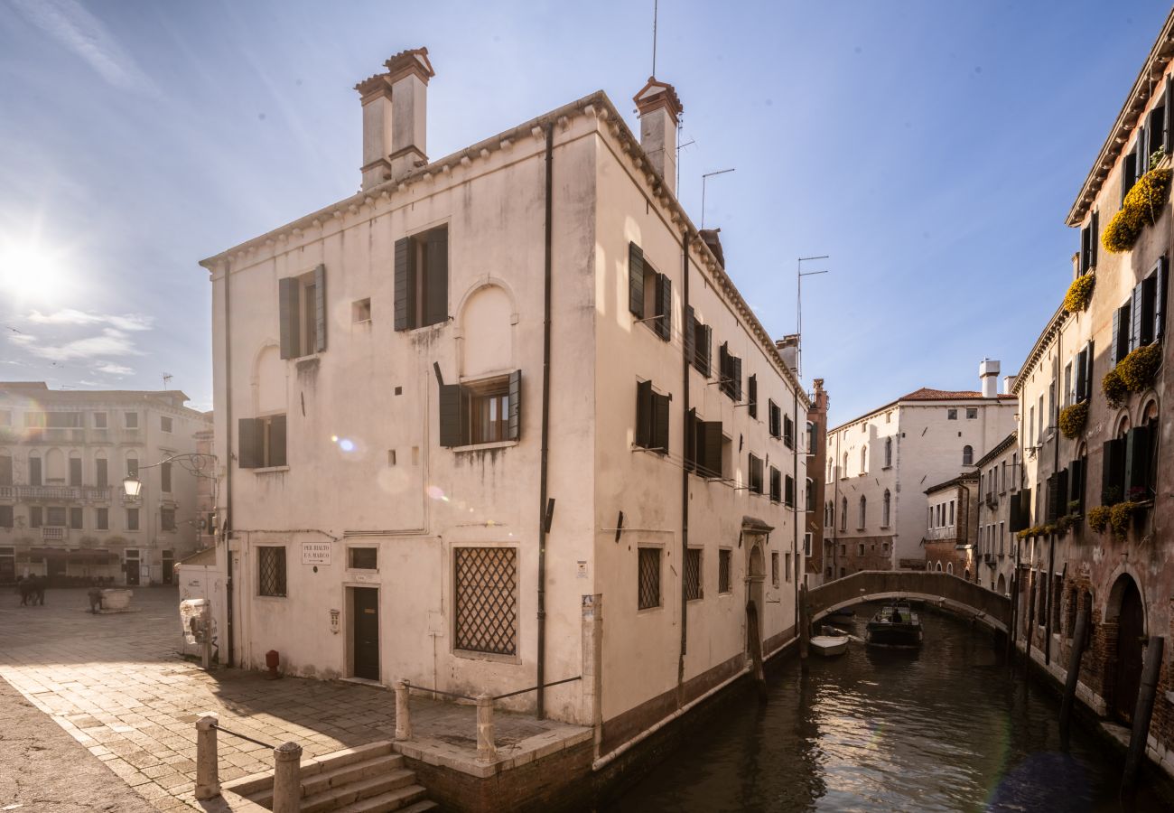 Apartment in Venice - Ruga Bella Bridge View Apartment R&R