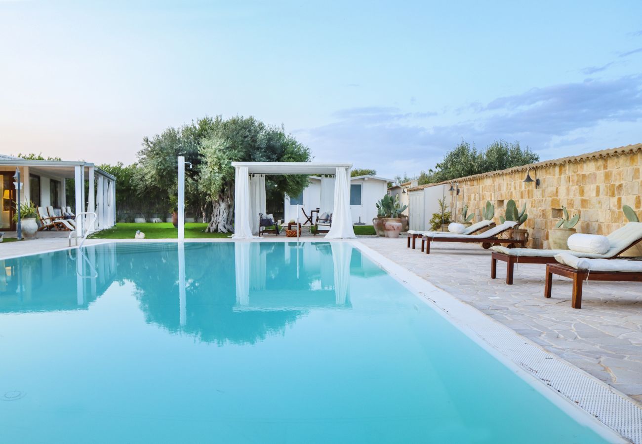 Villa in Ispica - VILLA ERIKA con piscina privata