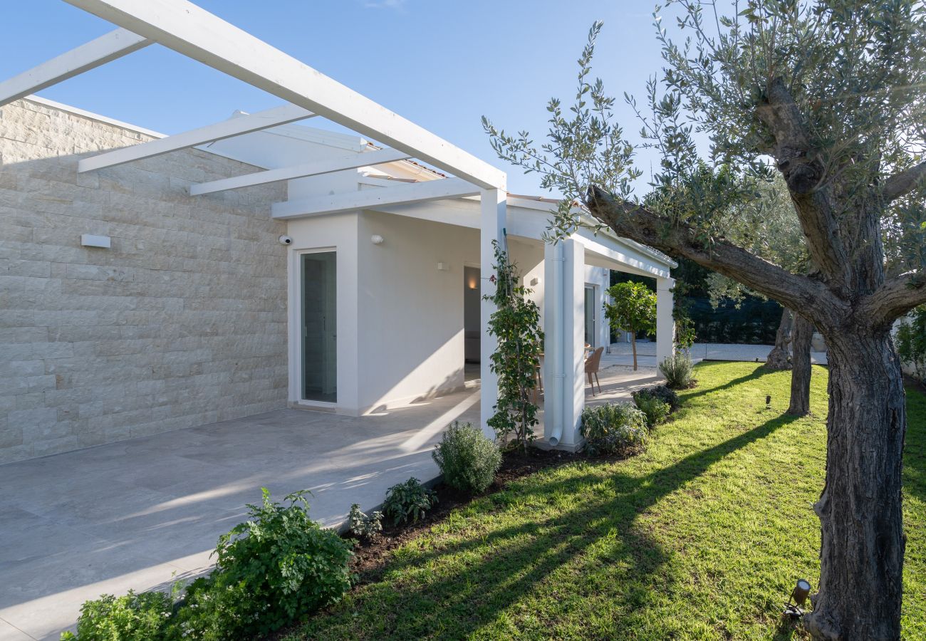 Villa in Syracuse - Villa Ophelia, stunning pool