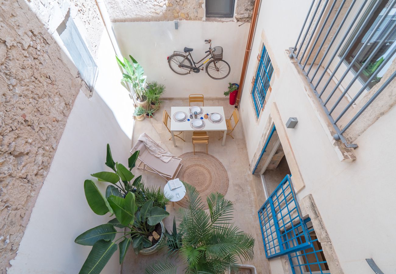 Apartment in Syracuse - Cortile Giudecca by Dimore in Sicily